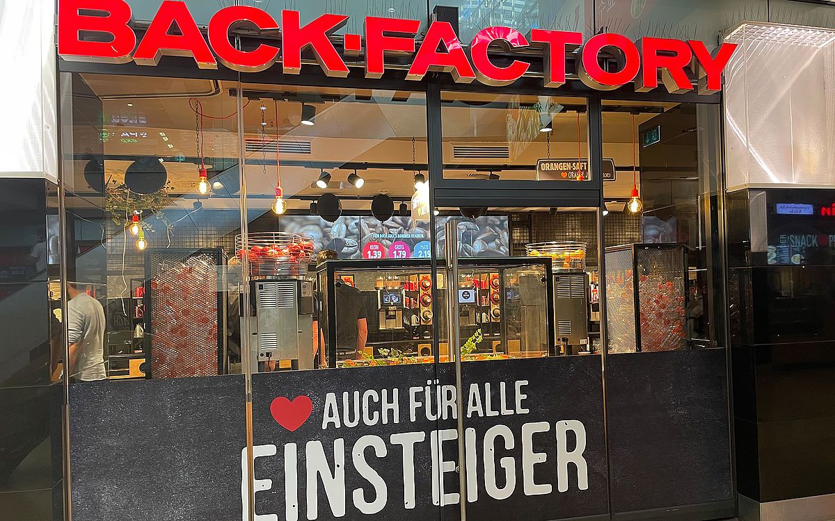 Modern snacken in Hannover: Back-Factory feiert Wiedereröffnung im Hauptbahnhof